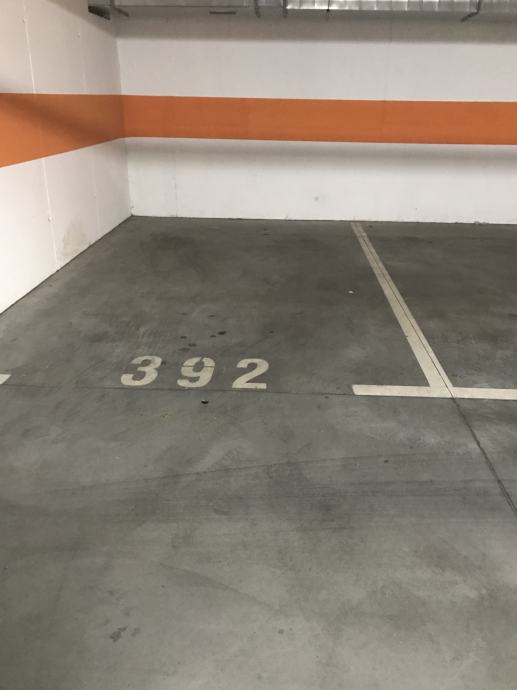 Garažno parkirno mjesto: Zagreb centar (Donji grad/Branimirova), 15 m2 (iznajmljivanje)