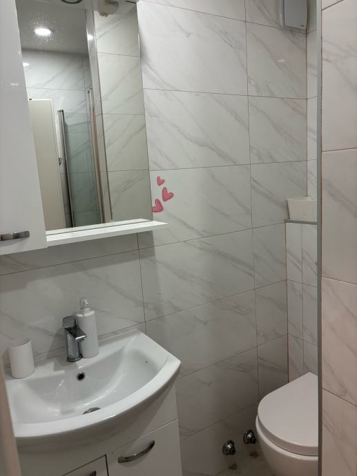 Garsonjera u centru — slika 1