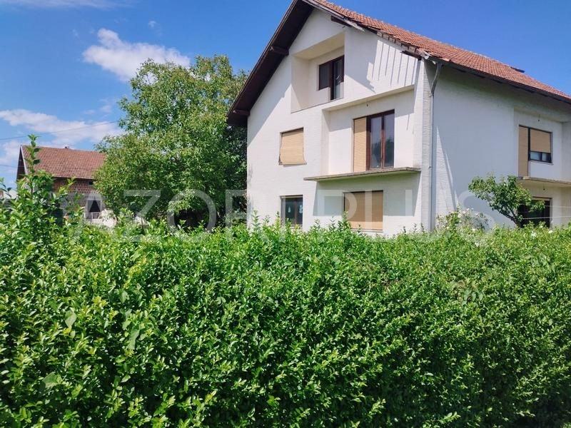 GORNJI STUPNIK- Samostojeća kuća 270 m2 dva odvojena stana (prodaja)
