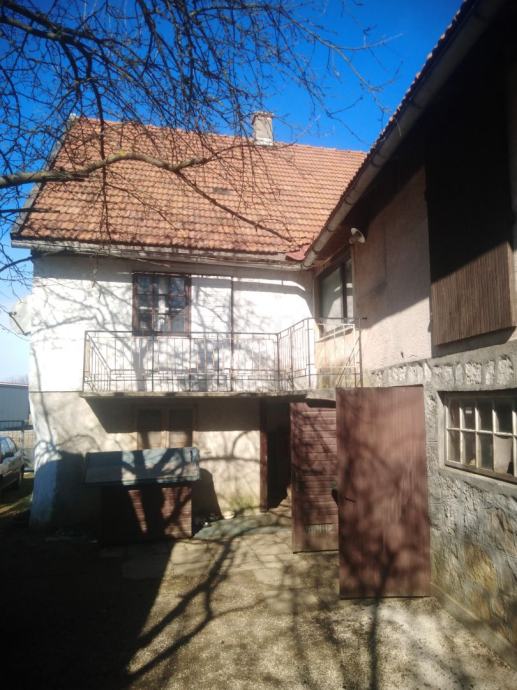 GORSKI KOTAR, RAVNA GORA - Samostojeća kuća s garažom, gospodarskim ob (prodaja)