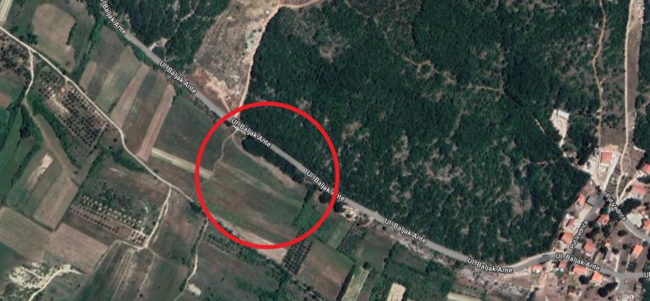 Građevinsko zemljište Lovinac Poličnik 7112 m2