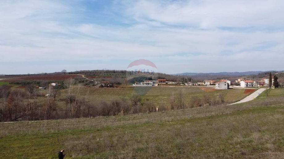 Građevinsko zemljište otvorenog pogleda kod Vižinade