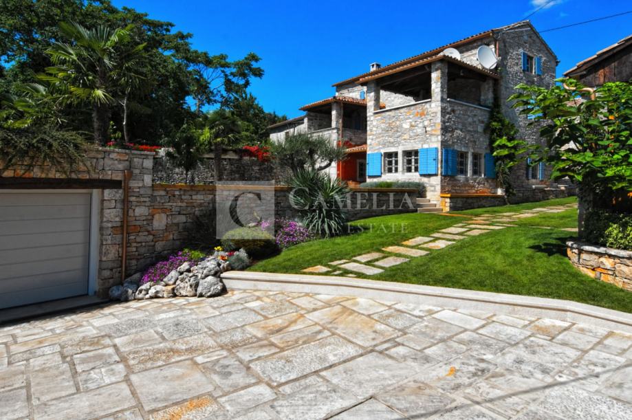 Idilično imanje sa dvije kamene kuće u srcu Istre! (prodaja)