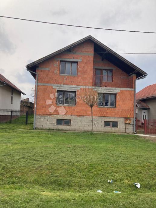 Imanje 2273 m2 Bogdanovci, kuća i pomoćna zgrada (prodaja)