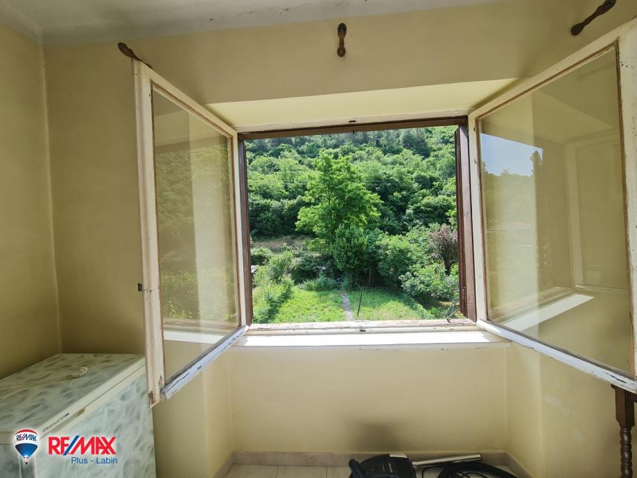 ISTRA, LABIN, RAŠA STAN SA VRTOM I TERASOM (prodaja)