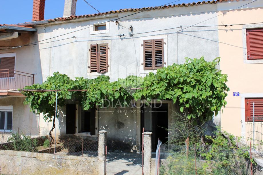 Istra, okolica Barbana, kamena kuća za adaptaciju, (prodaja)