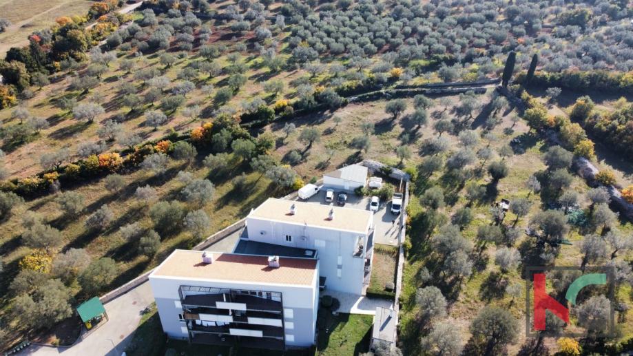 Istra, Peroj 176,65m2, moderan penthouse nedaleko od mora (prodaja)