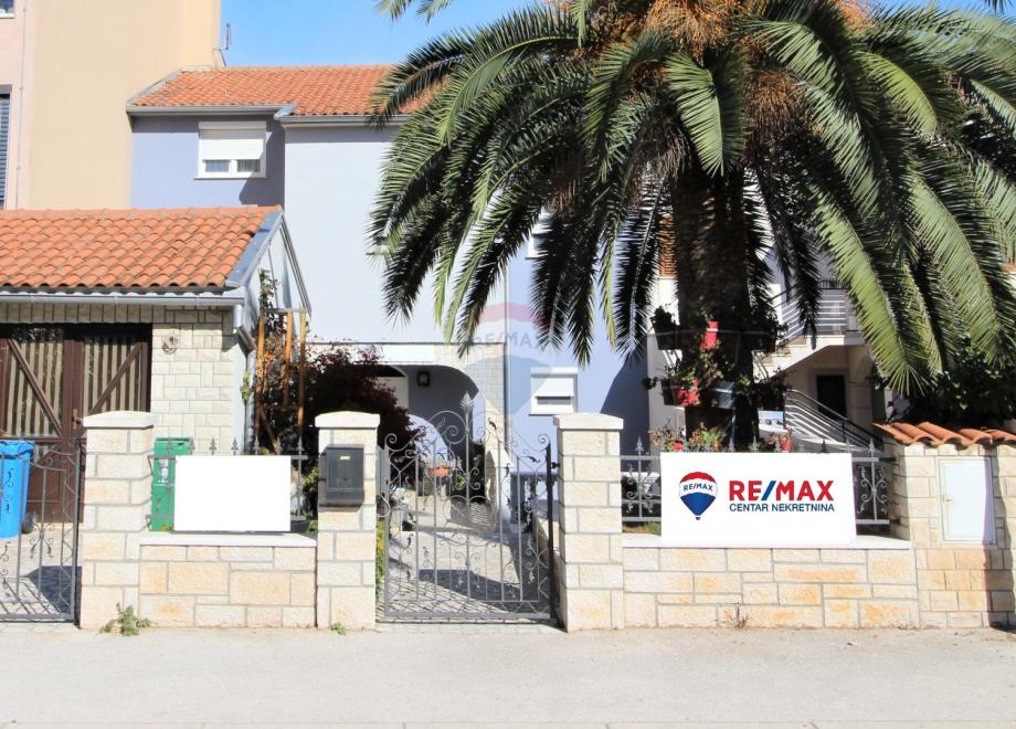 ISTRA, PULA, VIDIKOVAC, obiteljska kuća na lijepoj lokaciji s poslovni ...