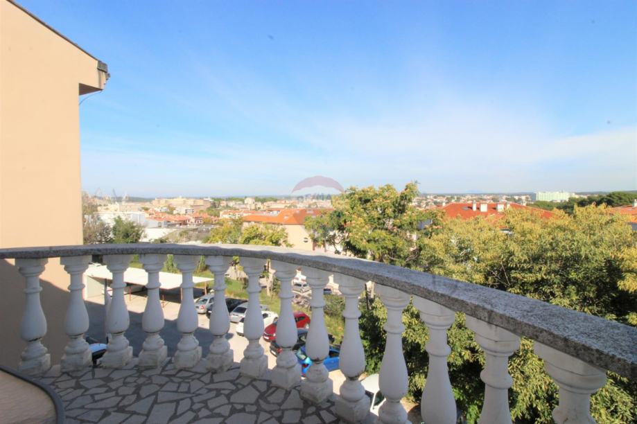 ISTRA, PULA, VIDIKOVAC, obiteljska kuća na lijepoj lokaciji s poslovni ...