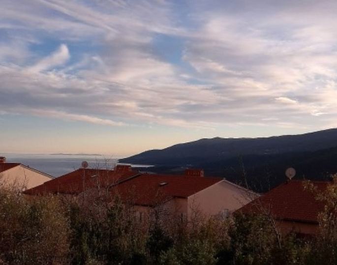 Istra, Rabac, teren s pogledom na more
