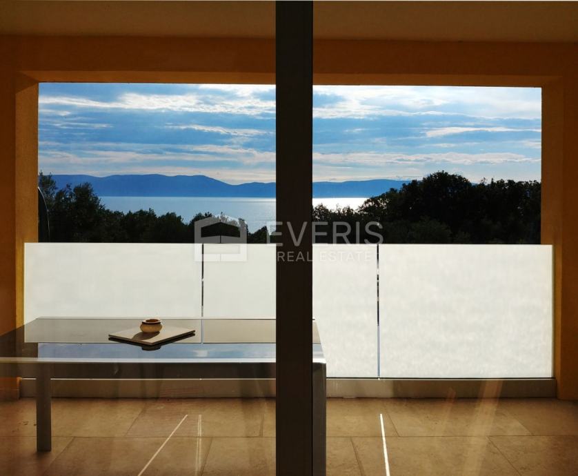 Istra, Ravni, apartmanska kuća s pogledom na more (prodaja)