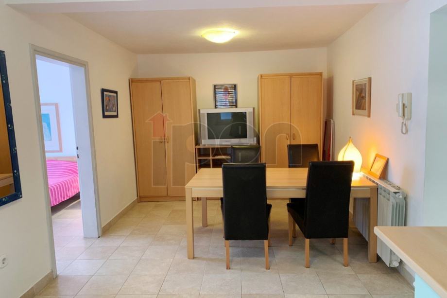 Istra-Vrsar, stan sa 2 apartmana u obnovljenoj kamenoj kući (prodaja)