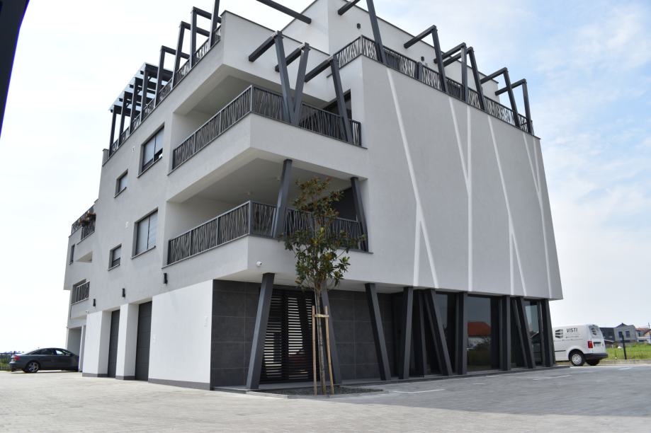 Iznajmljujem uredski prostor u luksuznoj zgradi, 100m2, NOVOGRADNJA! — slika 1