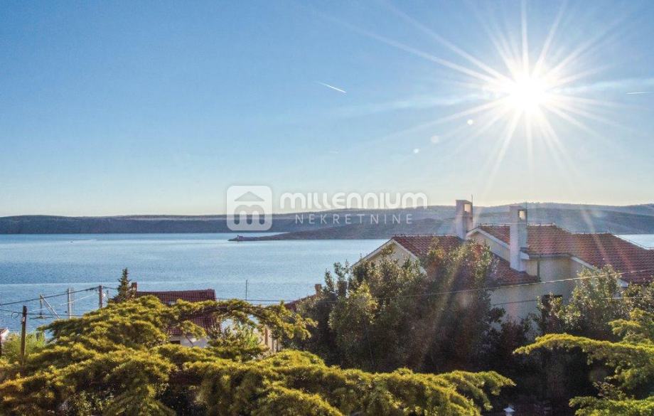 Jadranovo, 150m2, samostojeća kuća drugi red od mora (prodaja)