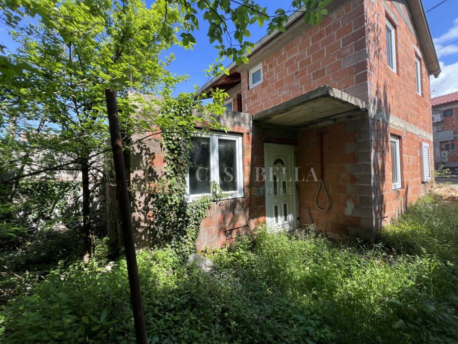 Jadranovo - roh bau kuća 98m2 s okućnicom (prodaja)
