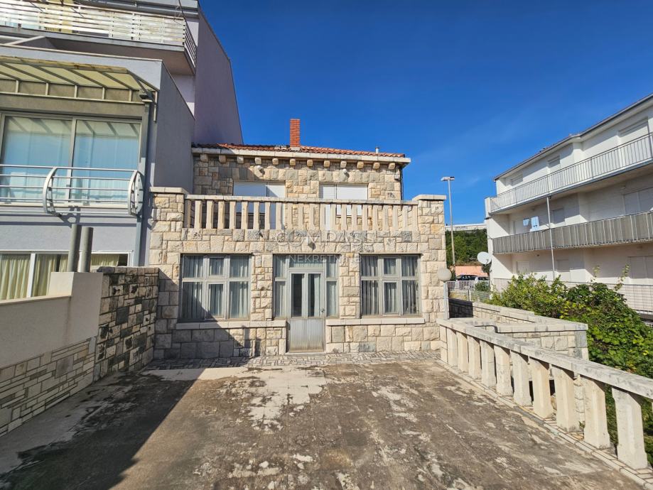 Jedinstvena villa za renovaciju: Split, 307.00 m2 (prodaja) (prodaja)