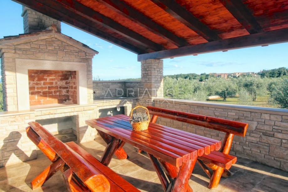 Jugoistočna Istra, Marčana, kuća za odmor 900 metara od mora (prodaja)