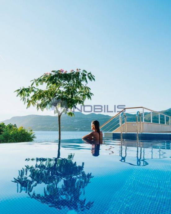 Korčula, moderna luksuzna vila, 190m2 , bazen, pogled (prodaja)