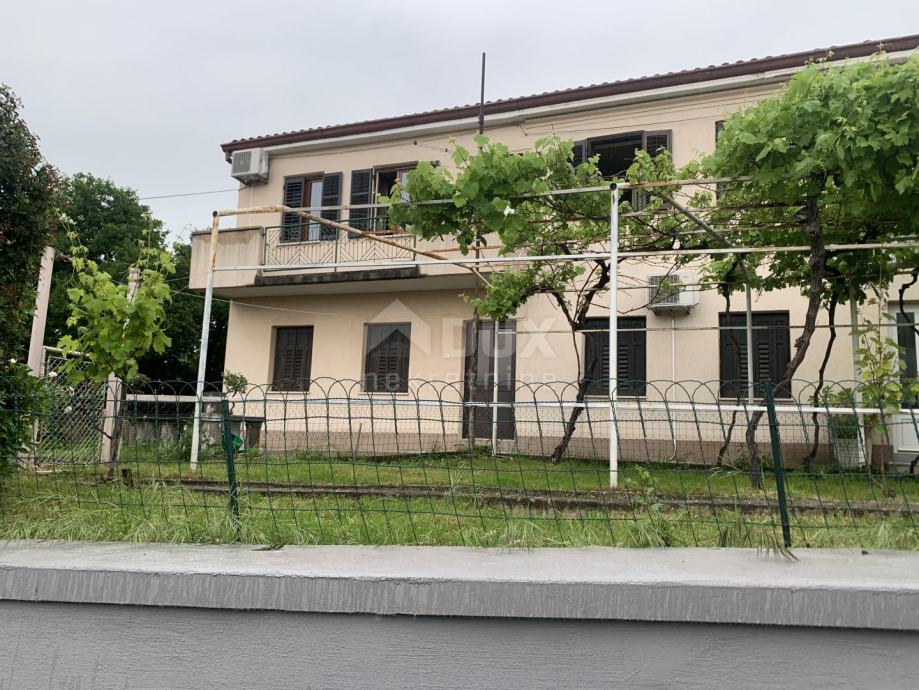 KOSTRENA, GLAVANI Kuća na dvije etaže s garažom, i pogledo