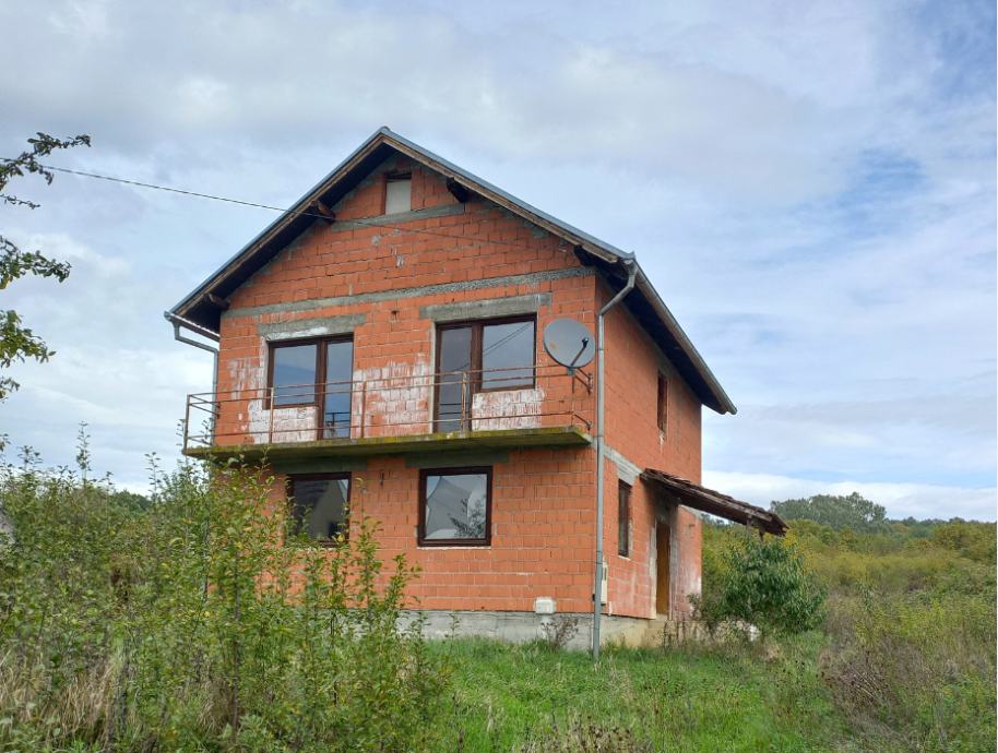 Kuća 127,05 m2 i zemljište 2.309 m2: Lađevac (prodaja)