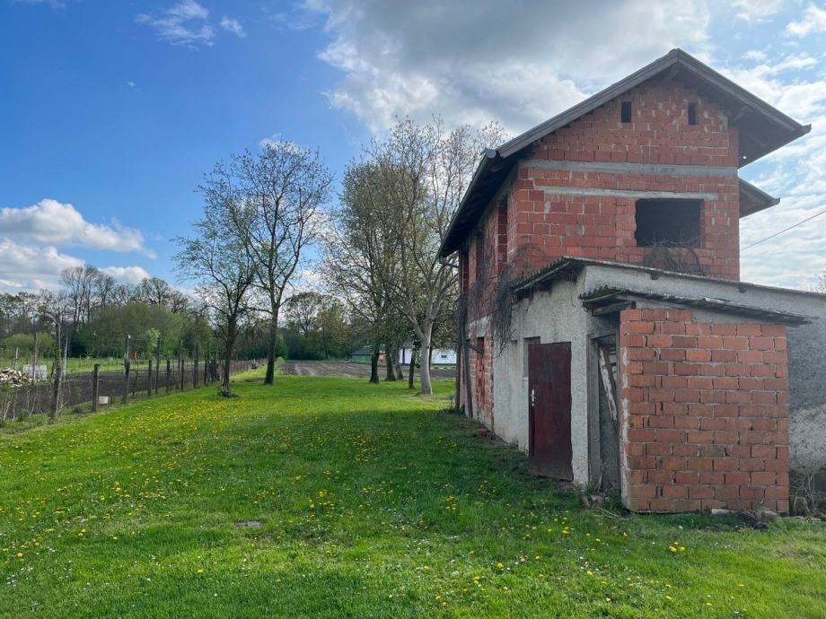 KUĆA ZA ADAPTACIJU ILI RUŠENJE DONJI KRALJEVEC (prodaja)