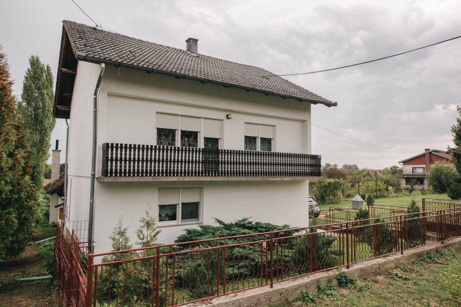 Kuća: Bosiljevo, 300.00 m2 (prodaja)