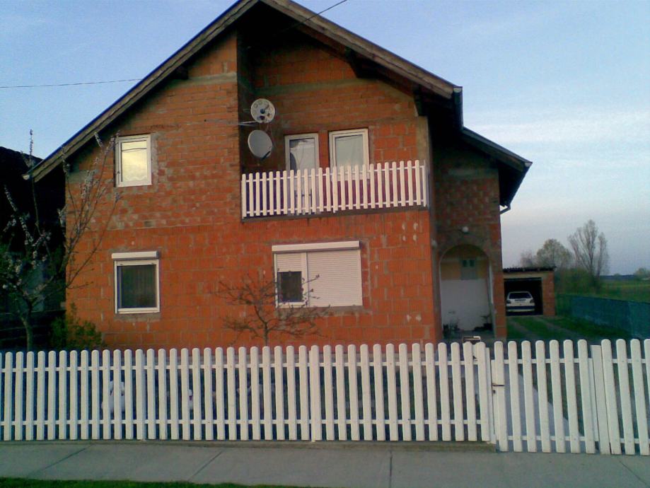 POVOLJNO: Kuća: Bošnjaci, visoka prizemnica 150 m2 (prodaja)