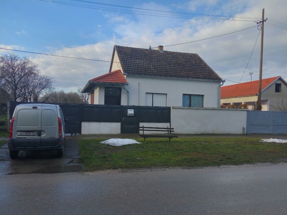 Kuća: Cerna, prizemnica, 175 m2 (prodaja)
