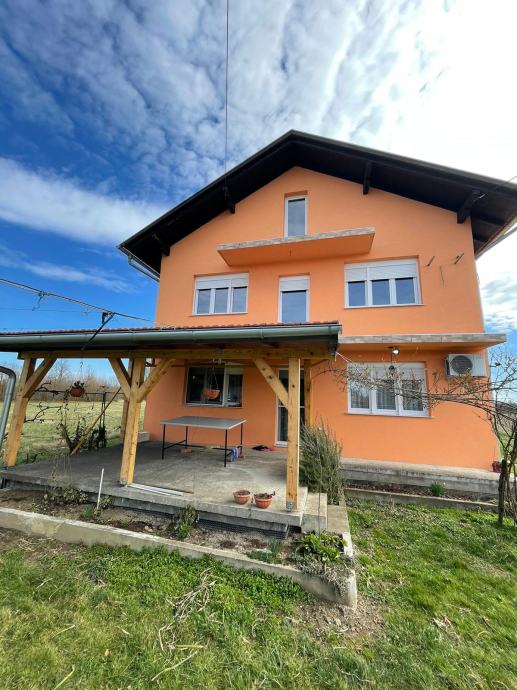 Kuća Čret Posavski, 300.00 m2 (prodaja)