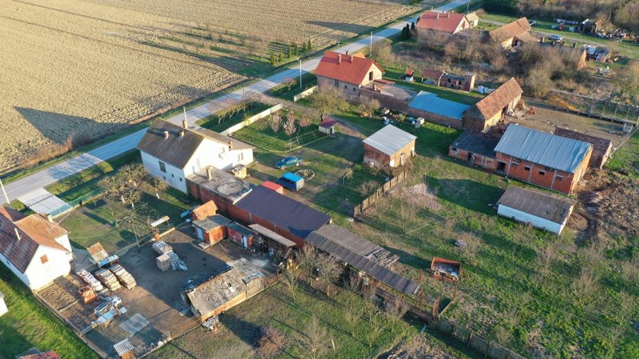 Kuća Donje Bazije (Slatina), Donje Bazije 16, 188.00 m2 (prodaja)