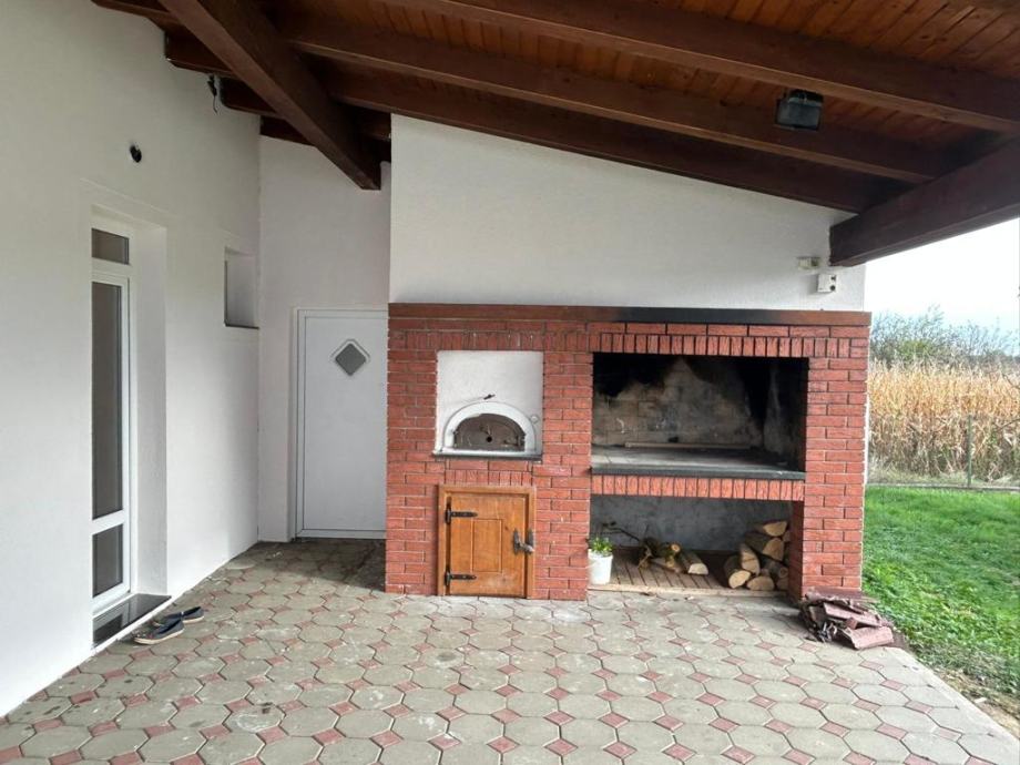 Kuća Donji Kneginec, 380.00 m2 (prodaja)