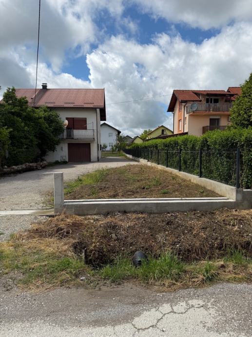 Kuća Dugo Selo 150m2 + potkrovlje parcela 1.050m2