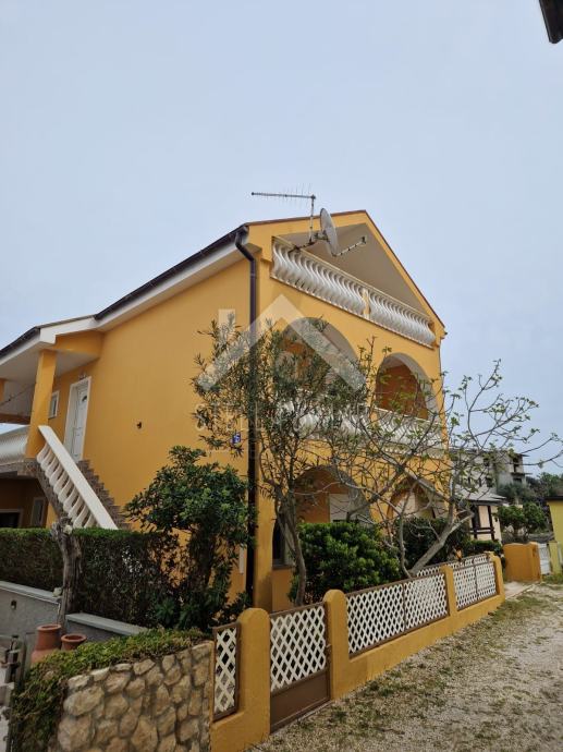 Kuća sa dva stana, GARAŽA - Vir (prodaja)