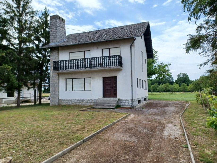 Kuća, garaža i dvorište,  Lukarišće - Dugo Selo, 175 m² (prodaja)