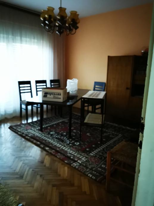 Kuća sa garažom za adaptaciju u Zaprešiću, 98.00 m2 (prodaja)