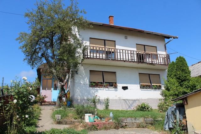 Kuća: Gornja Pušća,190 m2 sa garažom od 37m2 na okućnici od 446 m2 (prodaja)
