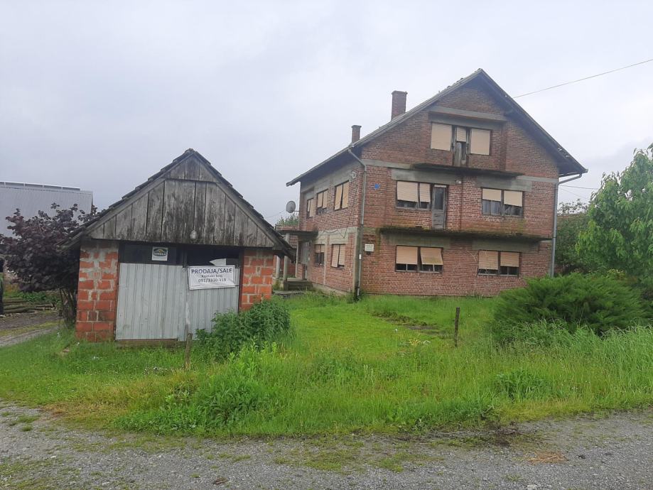 Kuća i gospodarski objekti: Gornja Kovačica, zemljište: 23.406 m2 (prodaja)