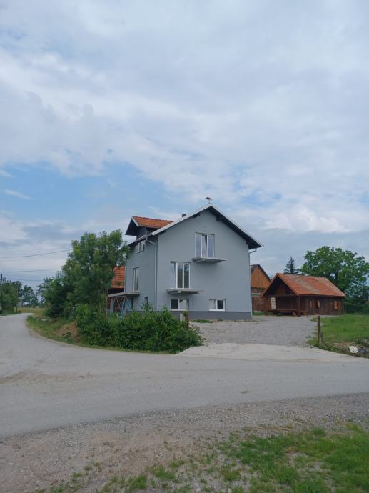 Kuća: Dugo Selo 210.00 m2 (prodaja)