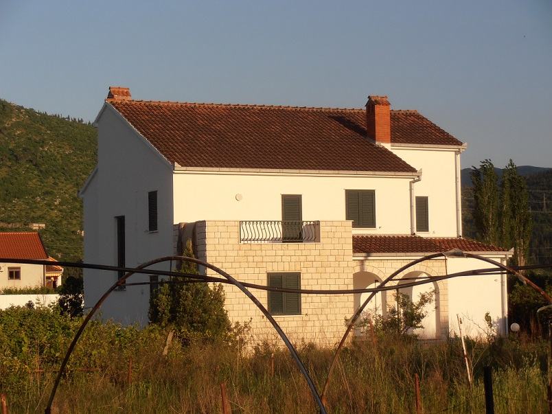Kuća: Metković, katnica 322 m2 (prodaja)