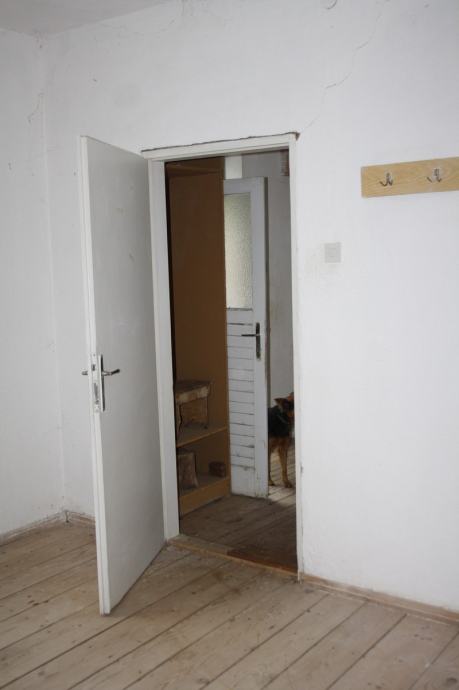 Kuća Mokro Polje, katnica 200 m2 plus dvije kamene kuća 30.000