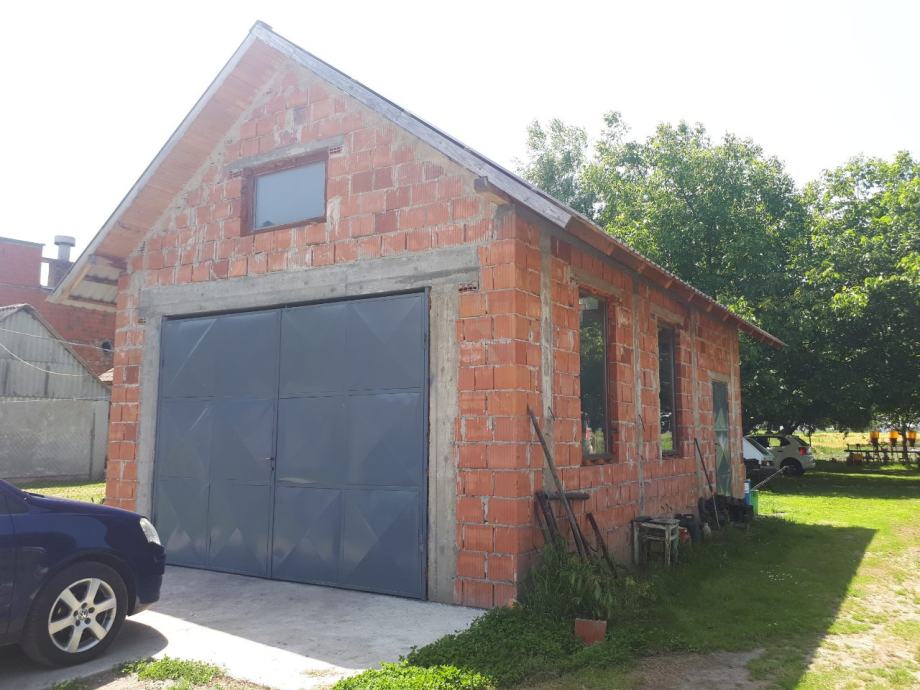 Kuća Novaki Bizovački, Prizemnica, 110 m2, 4740m2 dvorišta s