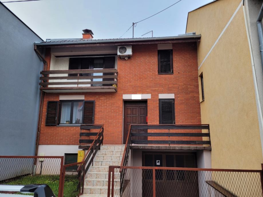 Kuća: Osijek, 225.00 m2 + kuća u dvorištu 35m2 (prodaja)
