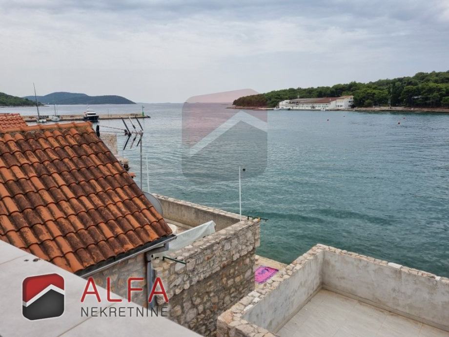 Kuća:Otok Prvić, Prvić Luka, prodaje se kamena kuća s pogledom na more (prodaja)