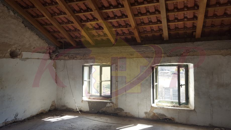 Kuća sa pomoćnim objektima (Dubrovačko primorje) (prodaja)