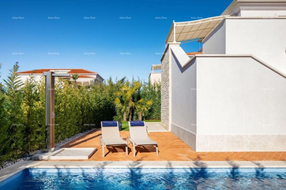 Kuća Prekrasna vila s bazenom u Vabrigi! (prodaja)