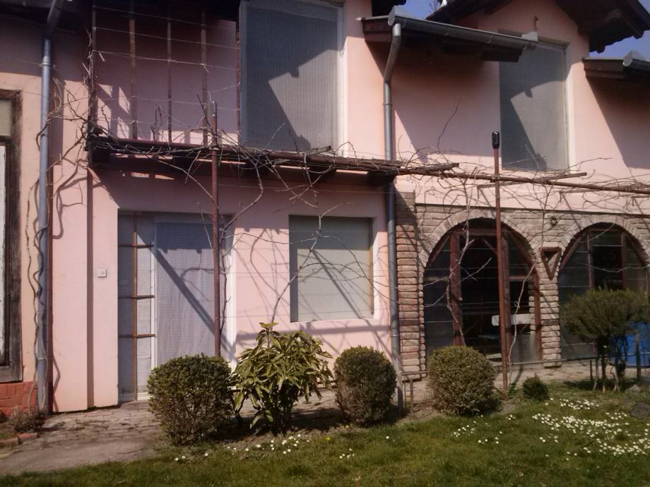 Kuća: Slavonski Brod, visoka prizemnica, 300 m2 (prodaja)