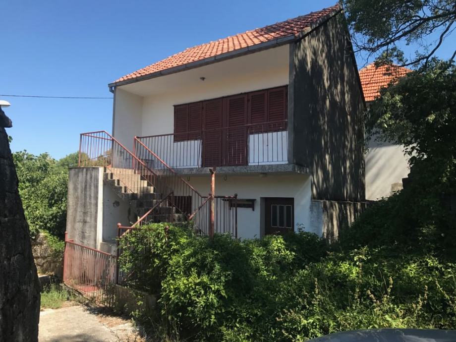 Kuća: Split, dvokatnica, 83 m2 HITNO (prodaja)