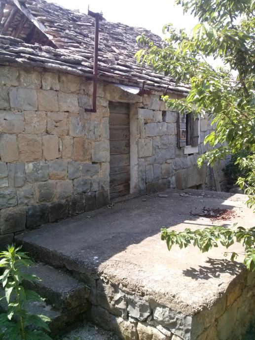 ku-a-za-renoviranje-split-okolica-srinjine-140-00-m2-prodaja