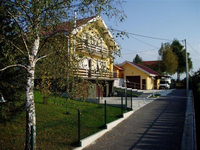 Kuća: Stubička Slatina, 206.00 m2 dva stana i skladišni prostor (prodaja)