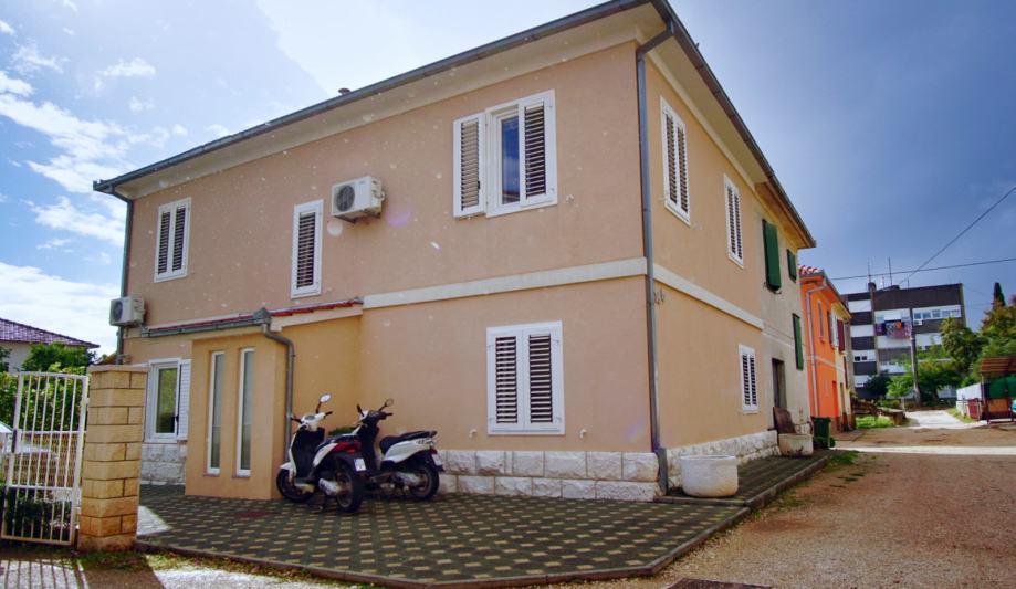 Kuća: Trogir, dvokatnica, 150 m2 (prodaja)